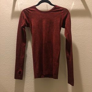 lululemon long-sleeve lightweight exercise top